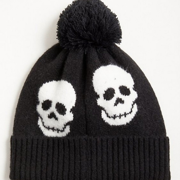 Black torrid beanie with cute skulls - Picture 2 of 2